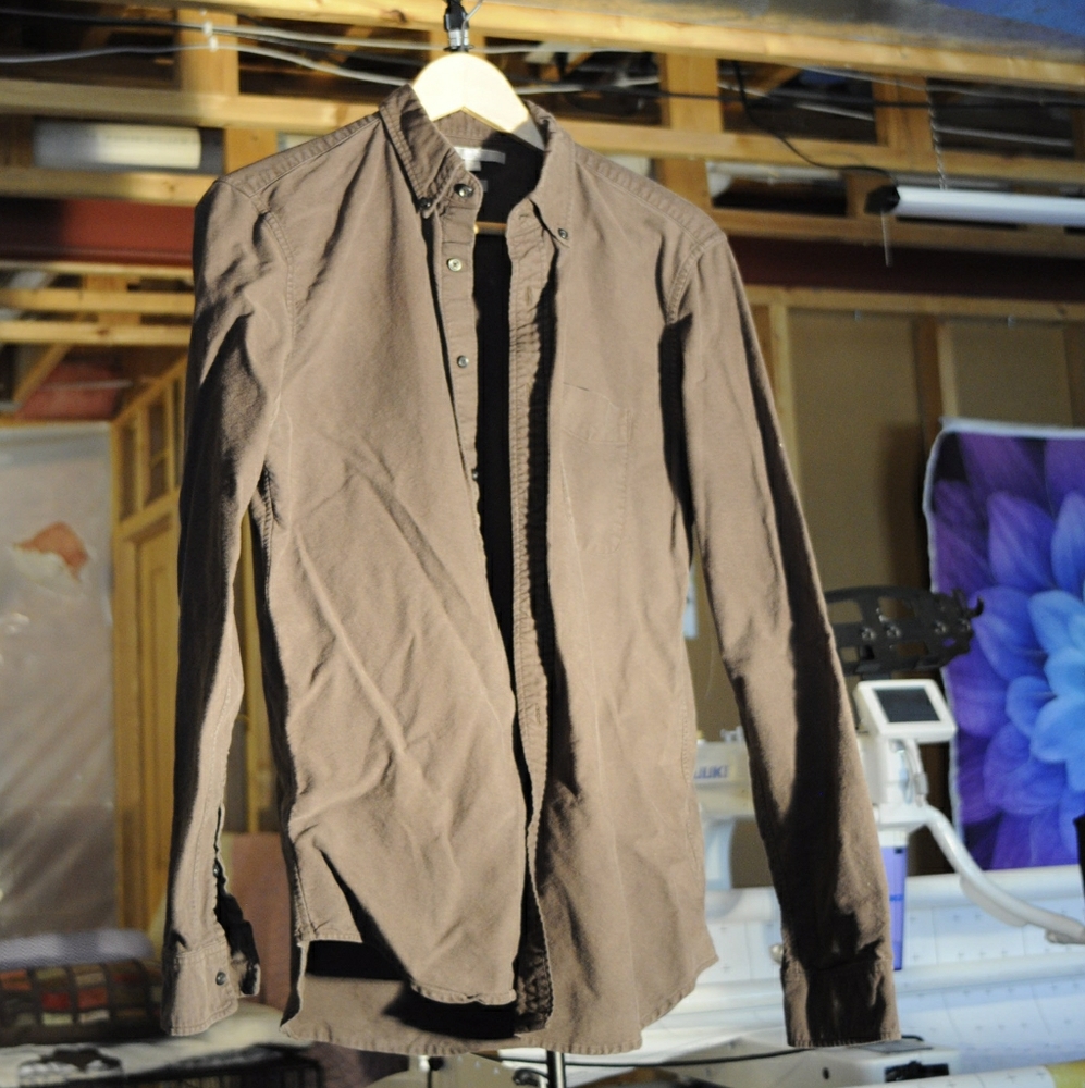 Uniqlo Fitted Oxford Button-Down Collared Shirt